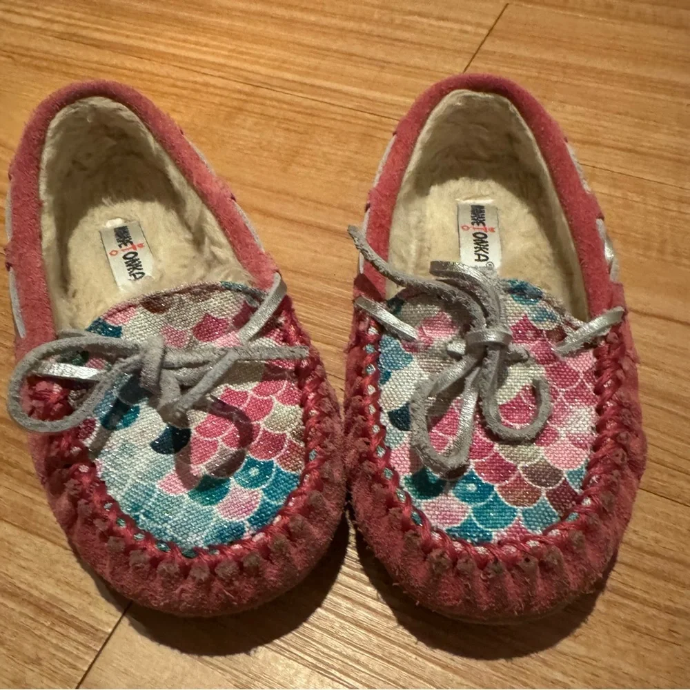 Minnetonka Moccasins Pink and Blue Slip-On Shoes